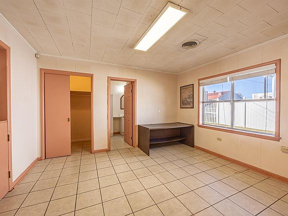 5th image of 107 Verret St