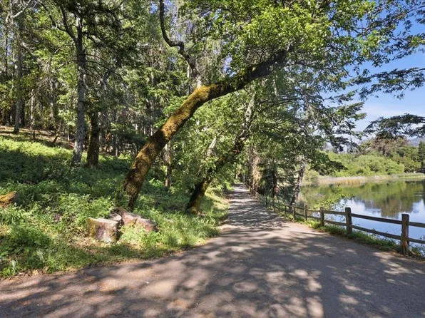 19730 Black Rd, Los Gatos, CA 95033