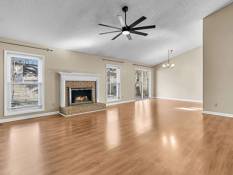 111 Hopper Dr — Photo 8
