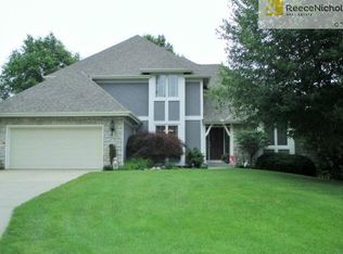 2010 NE Newport Ct, Blue Springs, MO 64014