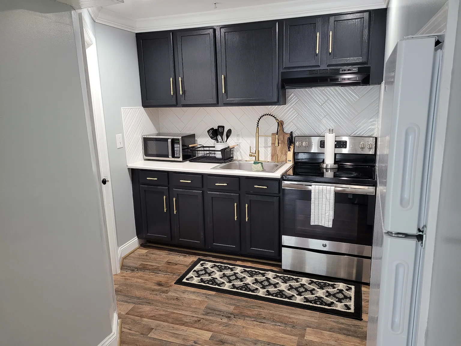 2 bed, 1700 sqft, $2,400 — Photo 2