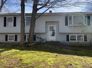 107 Robertson Rd, Hamden, CT 06518