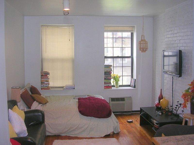 1st image of 209 E 81st St #4FS
