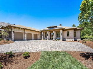 60 Walnut Valley Pkwy, Arden, NC 28704