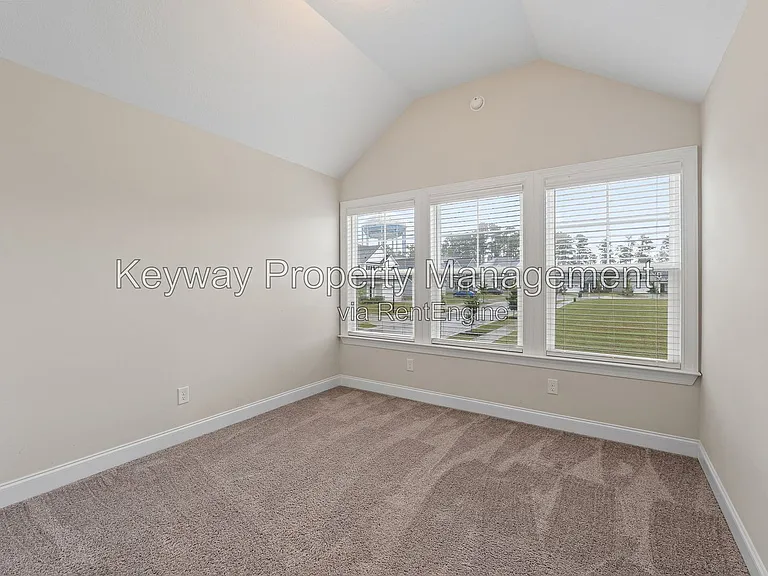 904 Sandpiper Xing — Photo 16