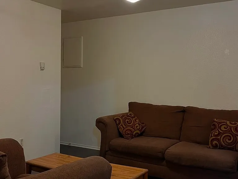 Bryce Avenue Apartments — Photo 2