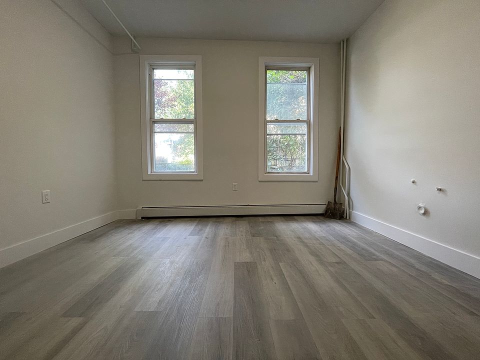 2nd image of 335 Whiton St #17E