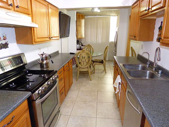 3rd image of 570 W Stocker St Unit 214