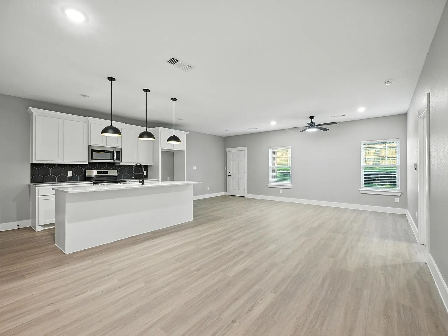 1331 West Crawford, Denison TX 75020 - 1 — Photo 3