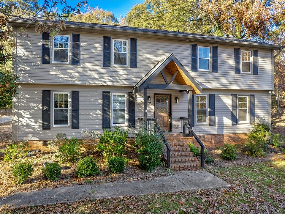 1st image of 236 Heathwood Dr