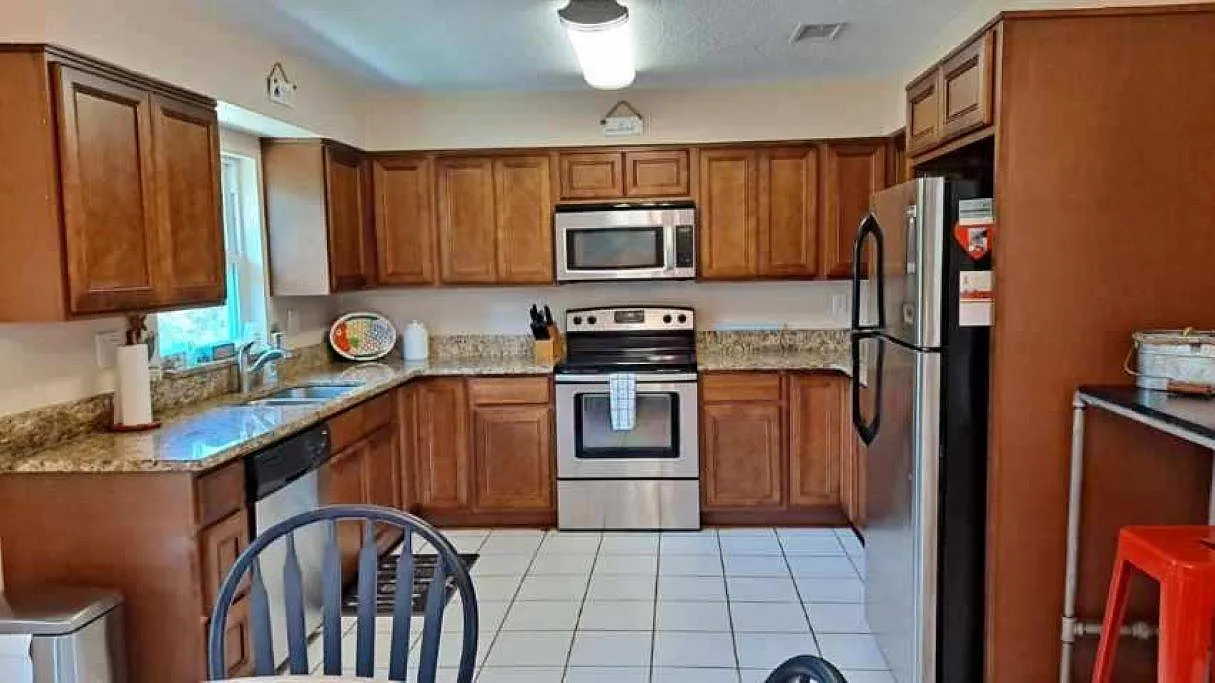 2 bed, 1311 sqft, $2,000 — Photo 3