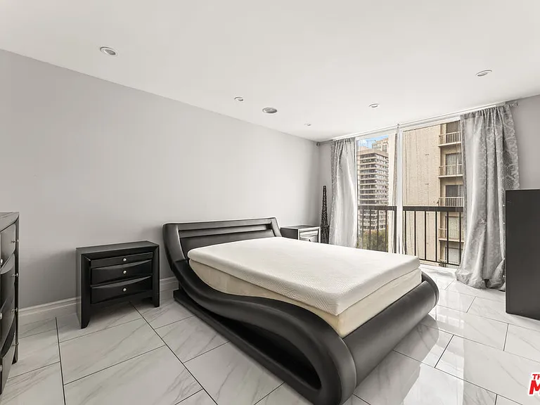 10747 Wilshire Blvd #1103 — Photo 13