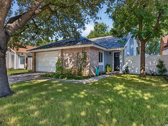 2nd image of 8020 Orchard Bend