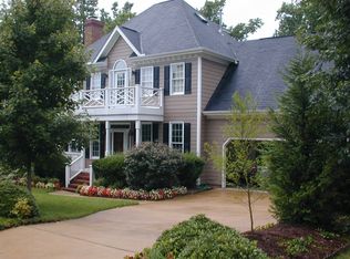 121 Parkarbor Ln, Cary, NC 27519