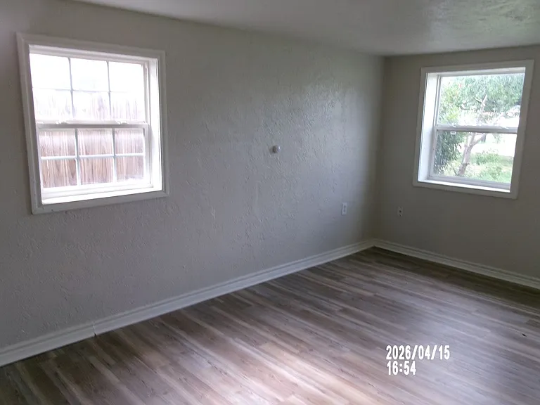 1804 NW Columbia Ave — Photo 8