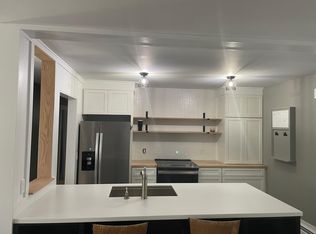 16 Clinton Ave APT A, Grand Haven, MI 49417