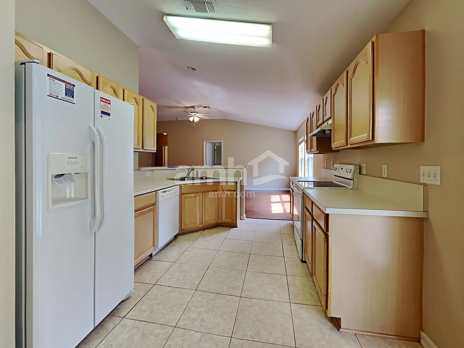 3 bed, 2.0 bath, 1433 sqft, $1,850 — Photo 3