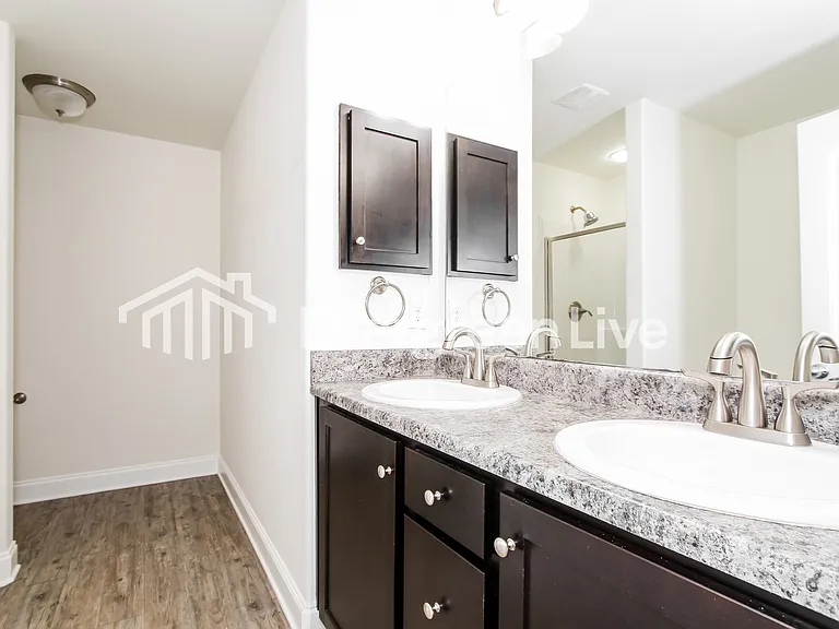 6821 Oaklawn Ln — Photo 8