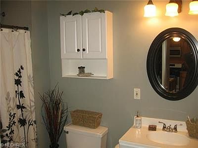 5th image of 29037 Walnut St