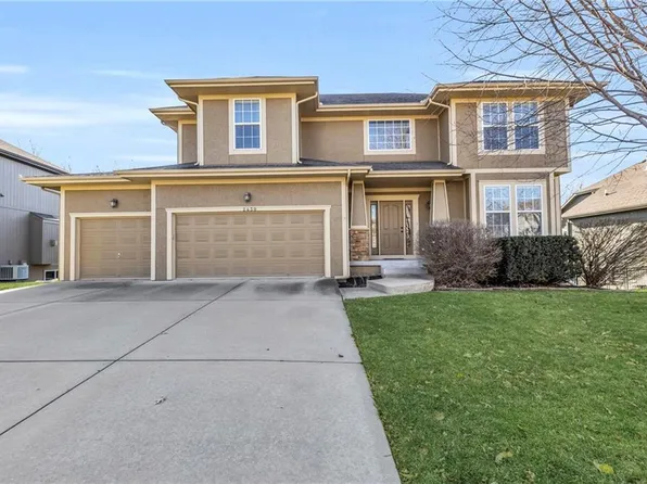 2439 W Elm St, Olathe, KS 66061