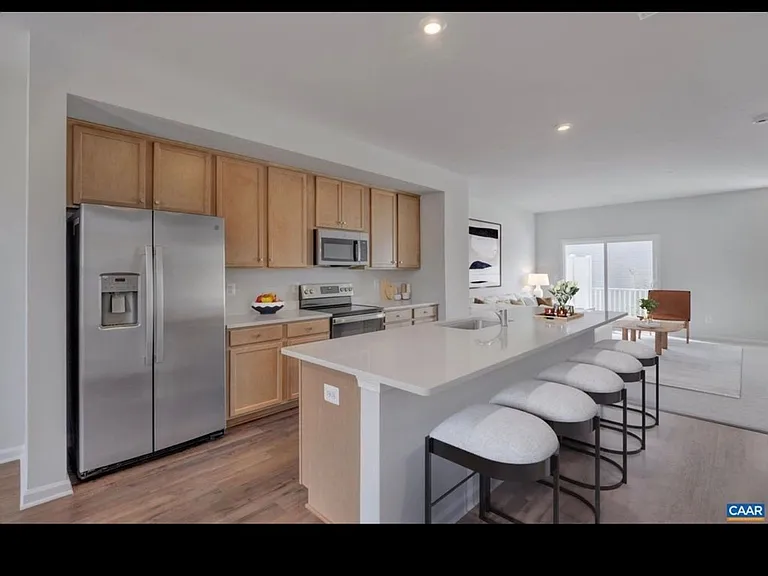 4831 Mercer St — Photo 3