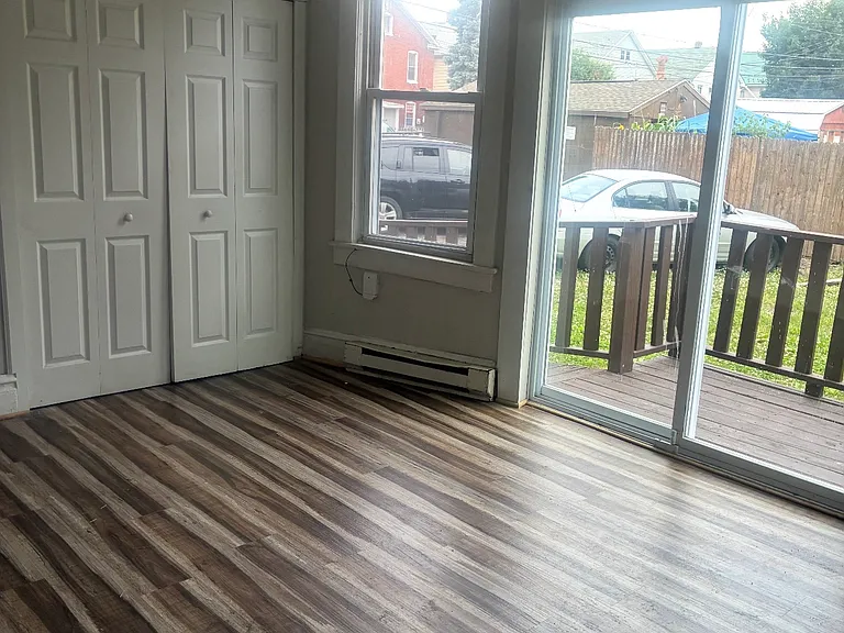 327 Race St #A — Photo 5