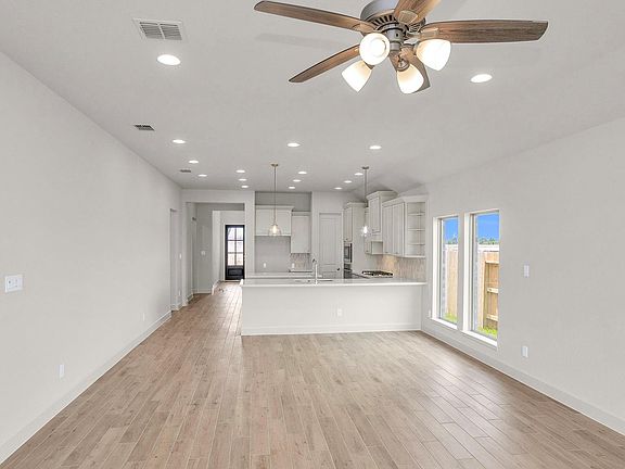 4th image of 1638 Lorenzo Ln