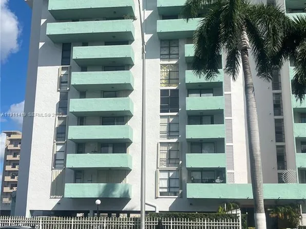 1825 W 44th Pl APT 309, Hialeah, FL 33012