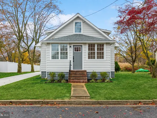 53 Spruce St, Pennsville, NJ 08070