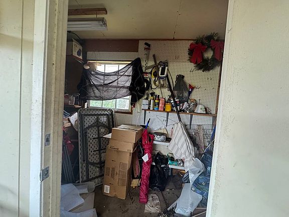 5th image of 68 Edwards St
