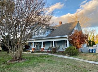 2 Sunnyside St, Granite Falls, NC 28630