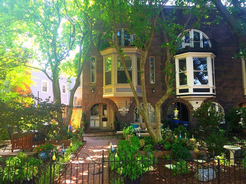 View of the house from the street