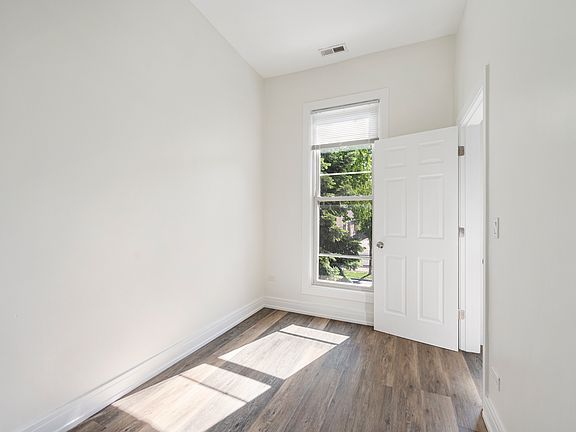 4th image of 1432 N Bell Ave #2