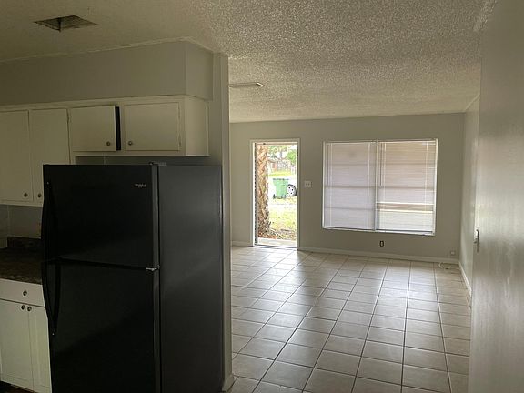 2nd image of 225 Mimosa Dr