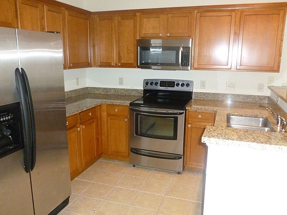 5th image of 3326 Primrose Ln