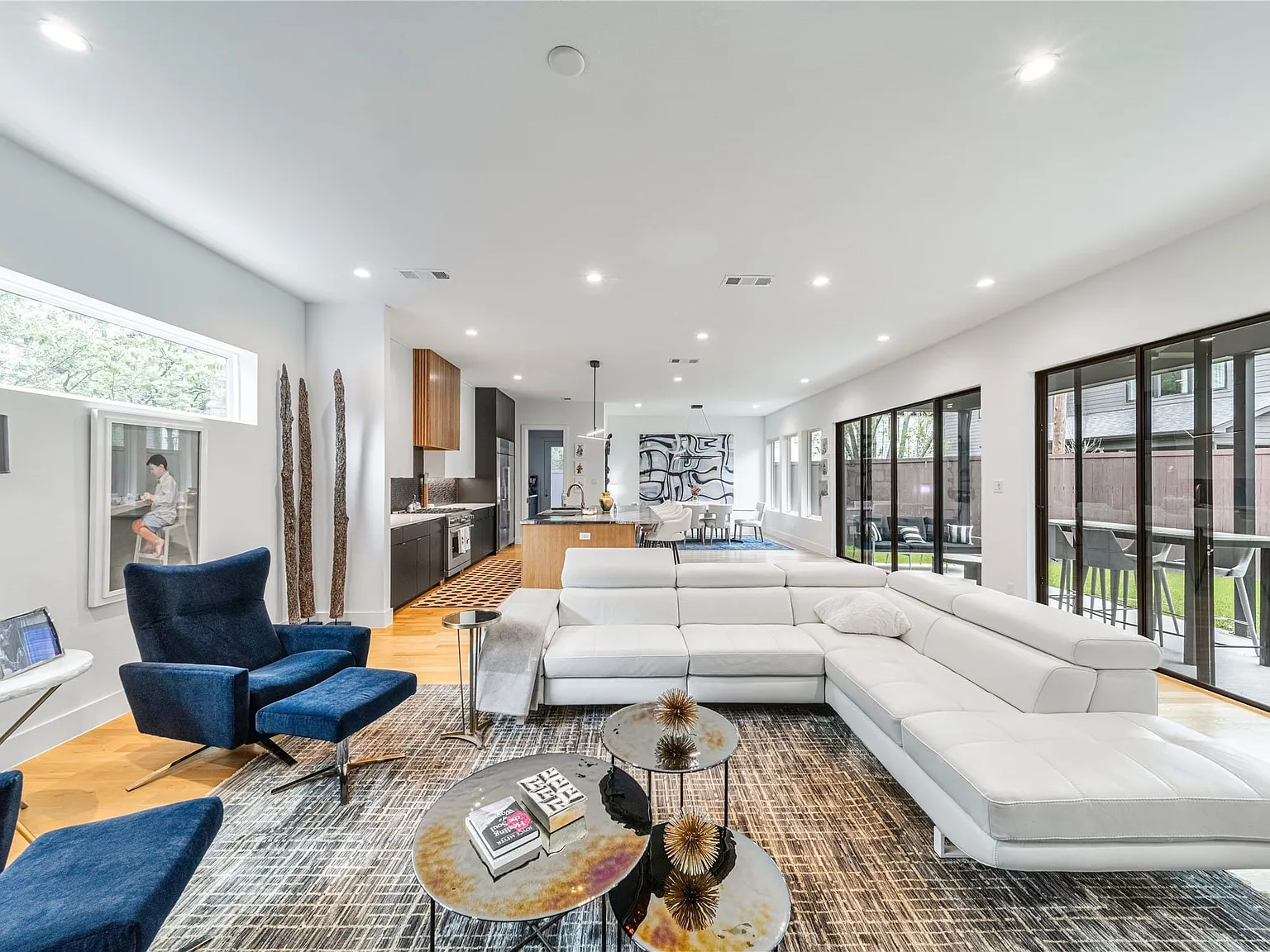 5 bed, 5.5 bath, 4617 sqft, $11,000 — Photo 4