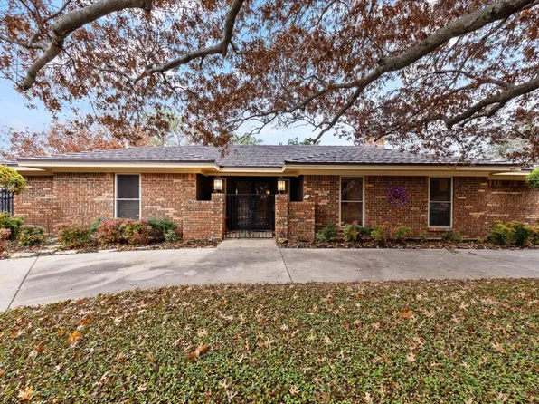 3829 Arborlawn Dr, Fort Worth, TX 76109