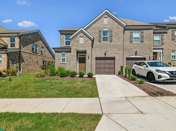 312 Cheval Dr, Gallatin, TN 37066