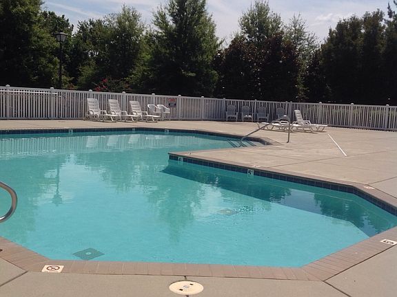 2nd image of 107 Summerwood Dr #107