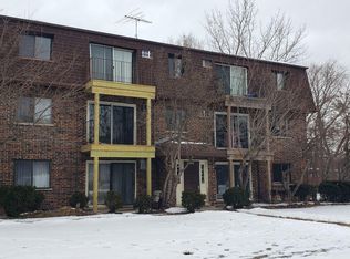 1203 Whispering Hills Ct APT 3B, Naperville, IL 60540