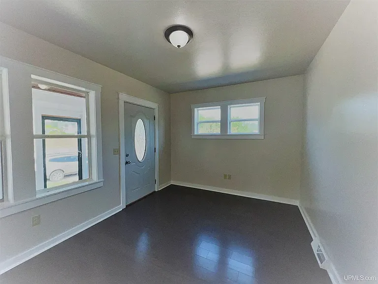 412 Dickinson Blvd #1 — Photo 3