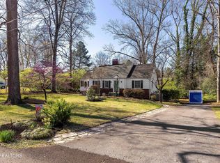 5609 Lake Shore Dr, Knoxville, TN 37920