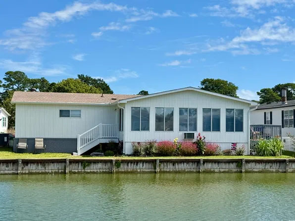 405 Twin Lakes Ct., Surfside Beach, SC 29575