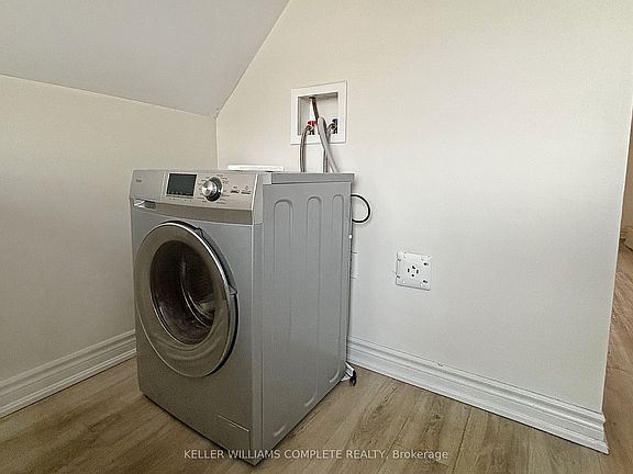 5th image of 76 Wentworth St S #3
