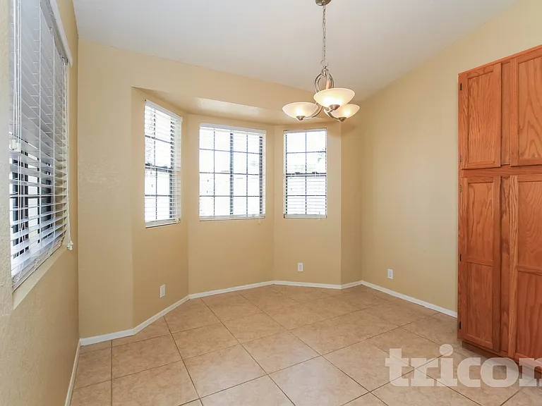 1464 E Rosemonte Dr — Photo 5