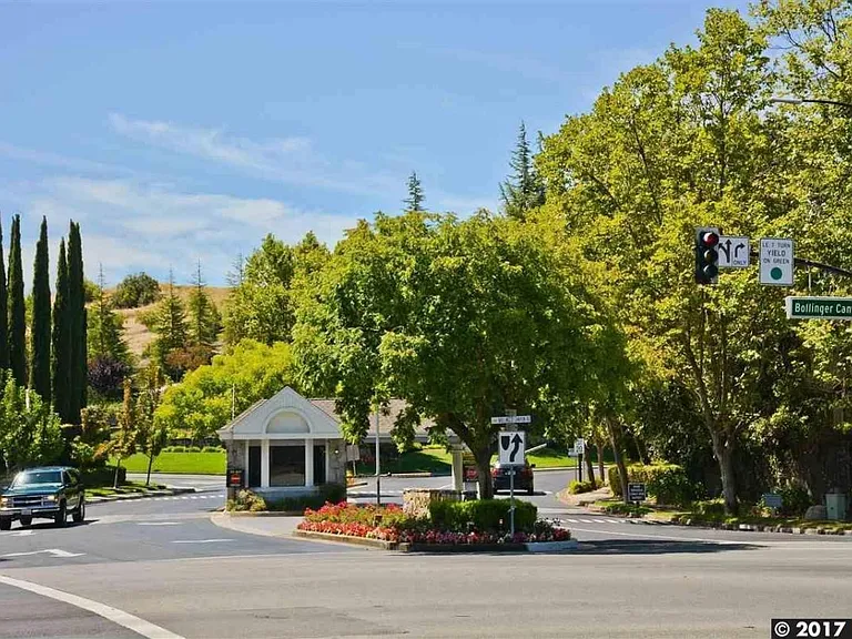 314 Eastridge Dr — Photo 15