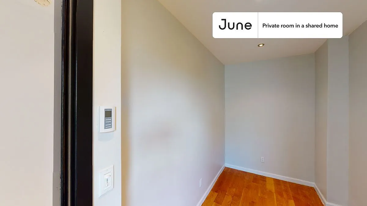 Full bedroom in 3 bed/1 bath home in Upper West Side #1306 B — Photo 4
