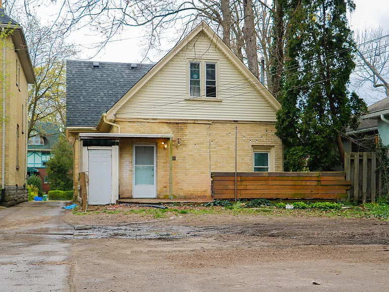 960 Richmond St — Photo 26