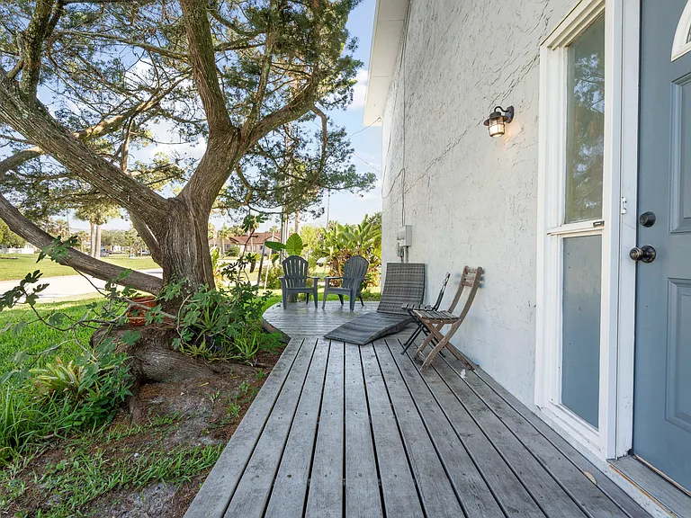 219 Arricola Ave #B — Photo 5