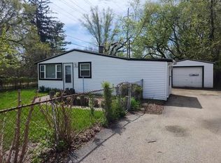 1303 Harlem Rd, Machesney Park, IL 61115